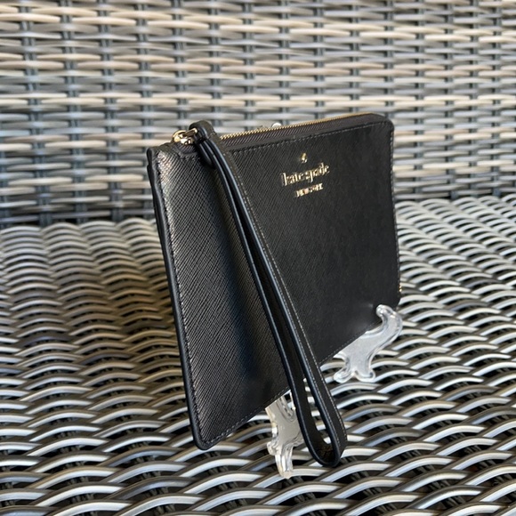 Kate Spade medium Lzip wristlet - Picture 14 of 16